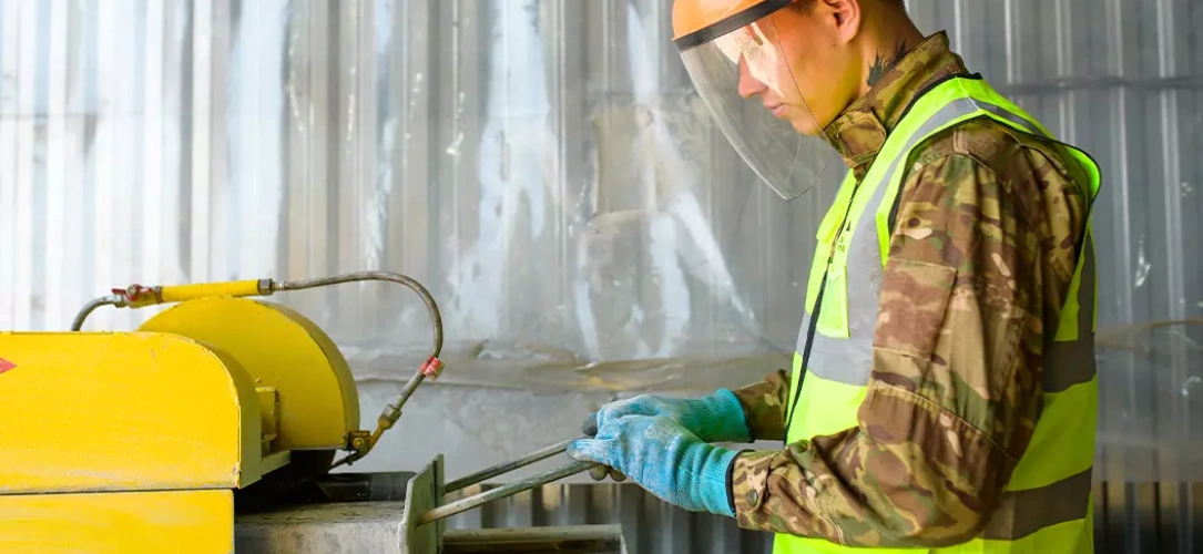 Станции резки и анализа керна для оперативной обработки образцов